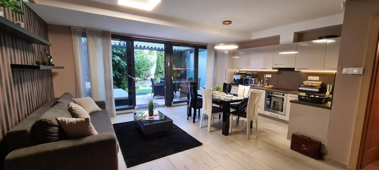 Villapark Pleasure Apartment Balatonfured Bagian luar foto